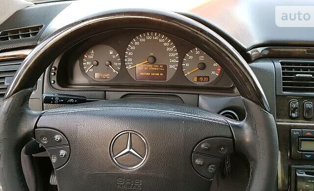 Сірий Мерседес Е-Клас, об'ємом двигуна 3.2 л та пробігом 368 тис. км за 5000 $, фото 4 на Automoto.ua