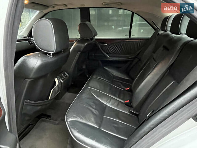 Серый Мерседес Е-Класс, объемом двигателя 2.69 л и пробегом 353 тыс. км за 3750 $, фото 31 на Automoto.ua