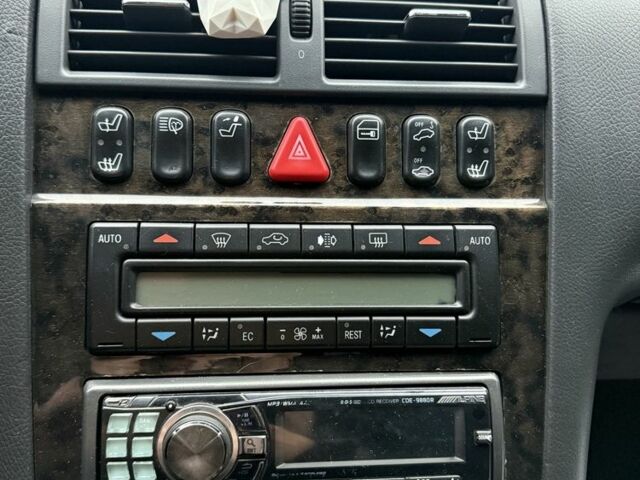 Серый Мерседес Е-Класс, объемом двигателя 3.2 л и пробегом 191 тыс. км за 8800 $, фото 3 на Automoto.ua