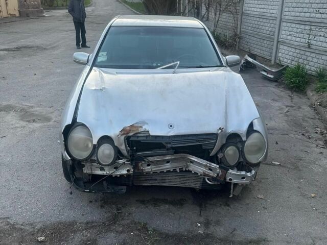 Сірий Мерседес Е-Клас, об'ємом двигуна 0 л та пробігом 400 тис. км за 2063 $, фото 5 на Automoto.ua