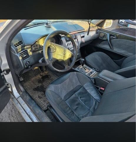 Серый Мерседес Е-Класс, объемом двигателя 4.2 л и пробегом 544 тыс. км за 3900 $, фото 7 на Automoto.ua