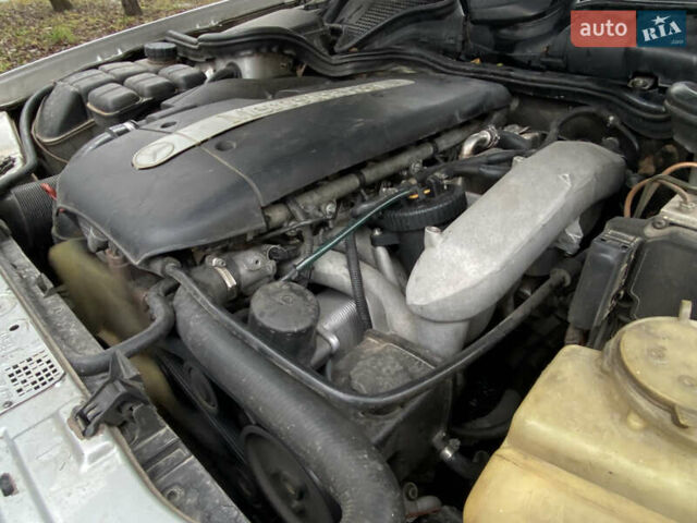 Серый Мерседес Е-Класс, объемом двигателя 3.2 л и пробегом 400 тыс. км за 2500 $, фото 24 на Automoto.ua