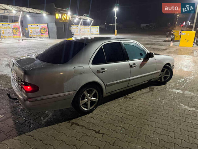 Сірий Мерседес Е-Клас, об'ємом двигуна 2.69 л та пробігом 350 тис. км за 2999 $, фото 5 на Automoto.ua