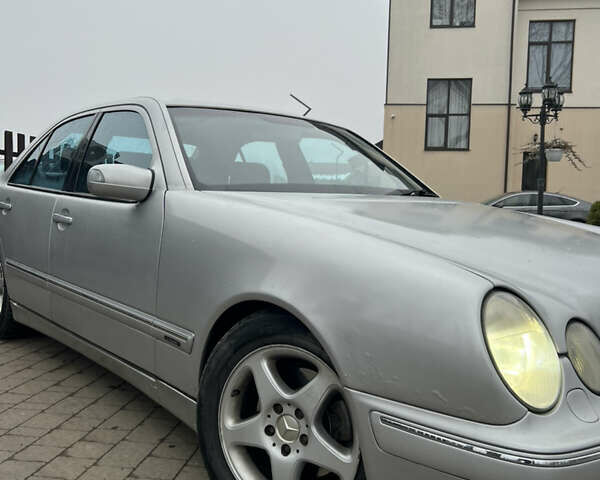 Серый Мерседес Е-Класс, объемом двигателя 3.2 л и пробегом 347 тыс. км за 4700 $, фото 6 на Automoto.ua