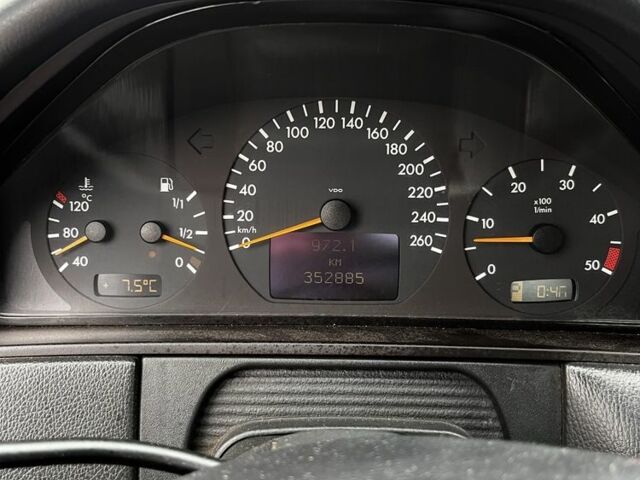 Серый Мерседес Е-Класс, объемом двигателя 2.7 л и пробегом 352 тыс. км за 3200 $, фото 8 на Automoto.ua