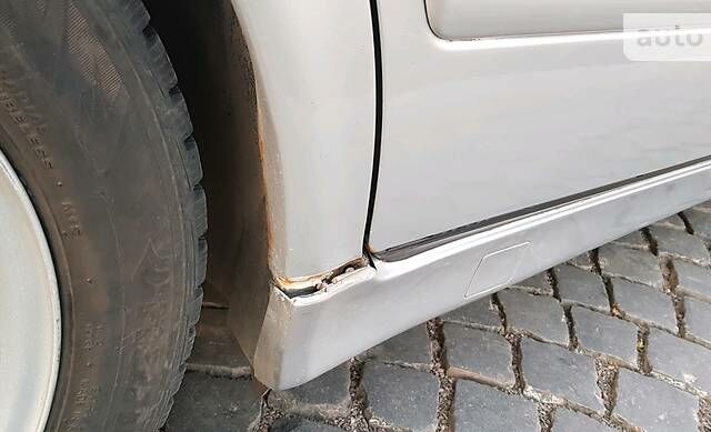 Сірий Мерседес Е-Клас, об'ємом двигуна 3.2 л та пробігом 368 тис. км за 5000 $, фото 10 на Automoto.ua