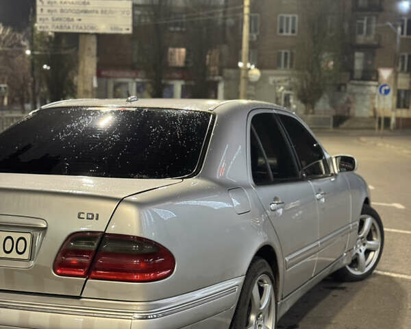 Серый Мерседес Е-Класс, объемом двигателя 3.2 л и пробегом 361 тыс. км за 5000 $, фото 6 на Automoto.ua