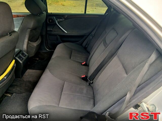 Серый Мерседес Е-Класс, объемом двигателя 2.1 л и пробегом 390 тыс. км за 5200 $, фото 4 на Automoto.ua