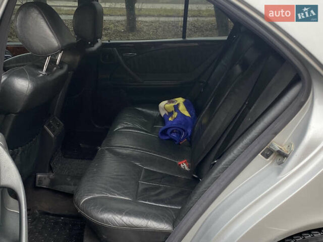 Серый Мерседес Е-Класс, объемом двигателя 3.2 л и пробегом 400 тыс. км за 2500 $, фото 13 на Automoto.ua