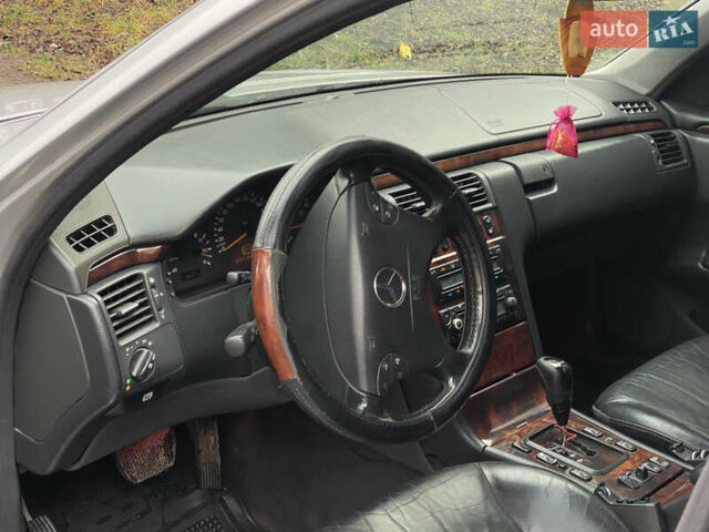 Серый Мерседес Е-Класс, объемом двигателя 3.2 л и пробегом 400 тыс. км за 2500 $, фото 10 на Automoto.ua