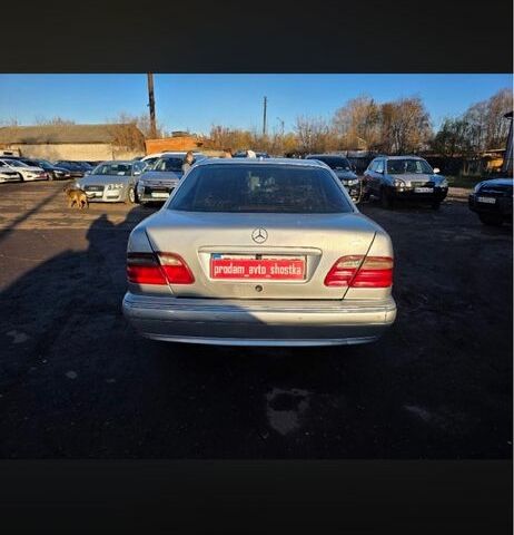 Серый Мерседес Е-Класс, объемом двигателя 4.2 л и пробегом 544 тыс. км за 3900 $, фото 5 на Automoto.ua