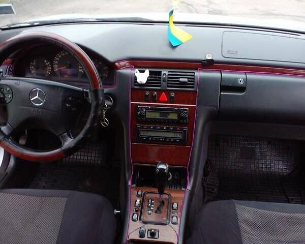 Серый Мерседес Е-Класс, объемом двигателя 2.7 л и пробегом 368 тыс. км за 3900 $, фото 9 на Automoto.ua