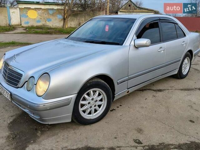 Серый Мерседес Е-Класс, объемом двигателя 2.15 л и пробегом 405 тыс. км за 4200 $, фото 1 на Automoto.ua