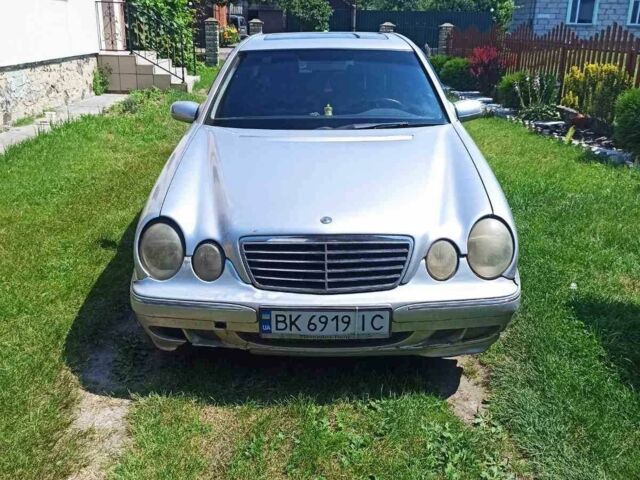 Серый Мерседес Е-Класс, объемом двигателя 2.7 л и пробегом 500 тыс. км за 4300 $, фото 3 на Automoto.ua