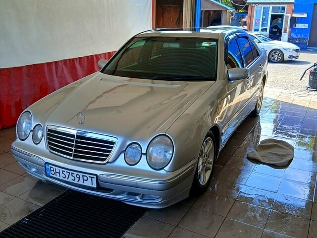 Серый Мерседес Е-Класс, объемом двигателя 2.1 л и пробегом 390 тыс. км за 5200 $, фото 6 на Automoto.ua