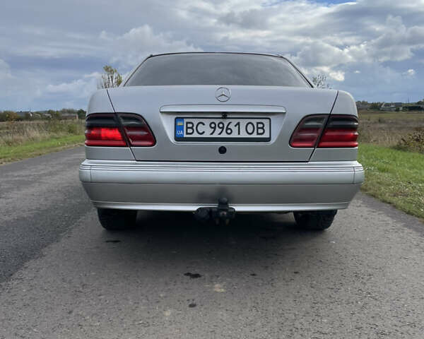 Мерседес Е-Класс 2001 в Сокале на Automoto.ua Серый Мерседес Е-Класс, объемом двигателя 2.7 л и пробегом 667 тыс. км за 5200 $, фото 6 на Automoto.ua