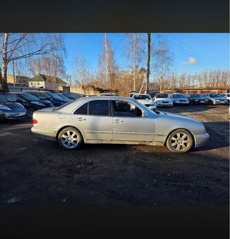 Серый Мерседес Е-Класс, объемом двигателя 4.2 л и пробегом 544 тыс. км за 3900 $, фото 3 на Automoto.ua