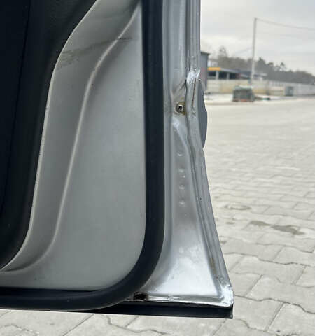 Серый Мерседес Е-Класс, объемом двигателя 3.2 л и пробегом 328 тыс. км за 6200 $, фото 32 на Automoto.ua