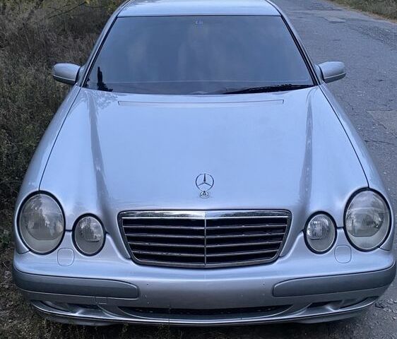 Серый Мерседес Е-Класс, объемом двигателя 2 л и пробегом 450 тыс. км за 6000 $, фото 7 на Automoto.ua