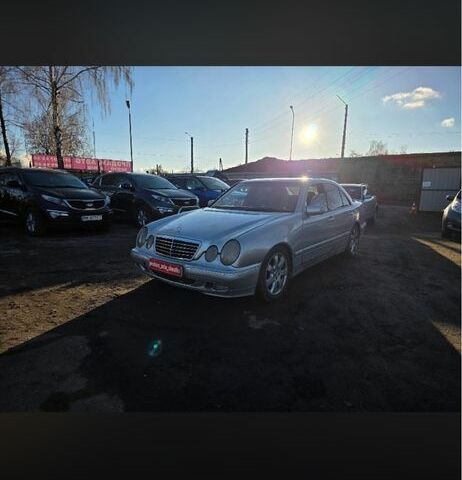 Серый Мерседес Е-Класс, объемом двигателя 4.2 л и пробегом 544 тыс. км за 3900 $, фото 2 на Automoto.ua