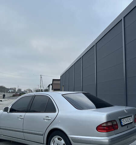 Серый Мерседес Е-Класс, объемом двигателя 3.2 л и пробегом 328 тыс. км за 6200 $, фото 4 на Automoto.ua