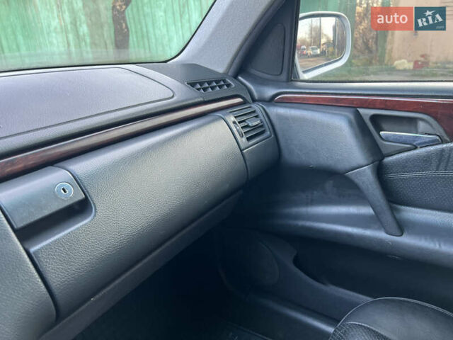 Сірий Мерседес Е-Клас, об'ємом двигуна 2 л та пробігом 300 тис. км за 2999 $, фото 11 на Automoto.ua
