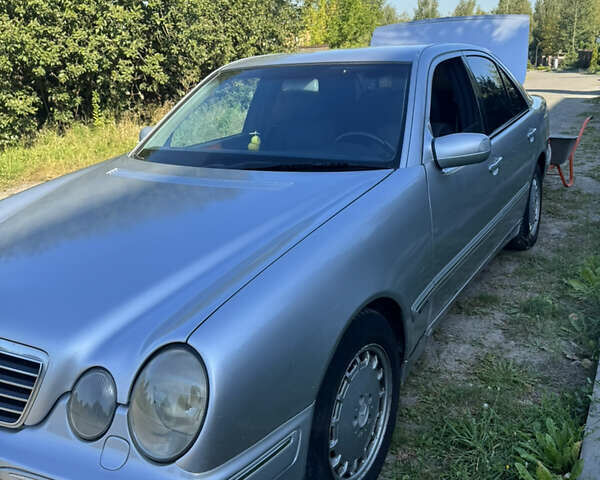 Серый Мерседес Е-Класс, объемом двигателя 3.22 л и пробегом 400 тыс. км за 4200 $, фото 3 на Automoto.ua