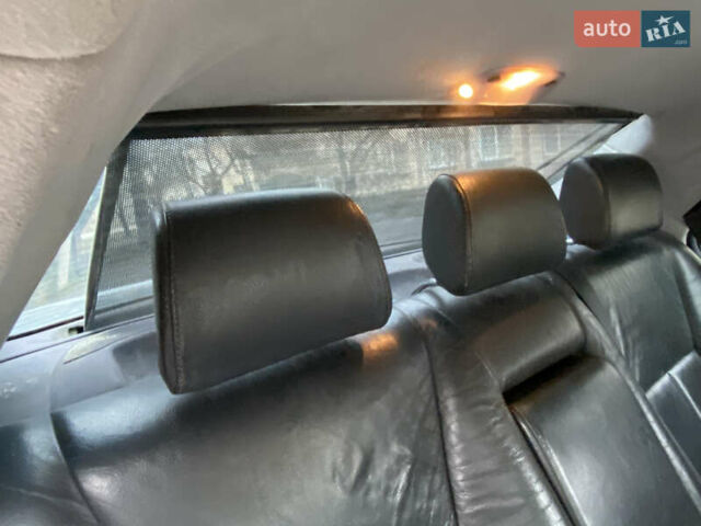 Серый Мерседес Е-Класс, объемом двигателя 3.2 л и пробегом 400 тыс. км за 2500 $, фото 19 на Automoto.ua