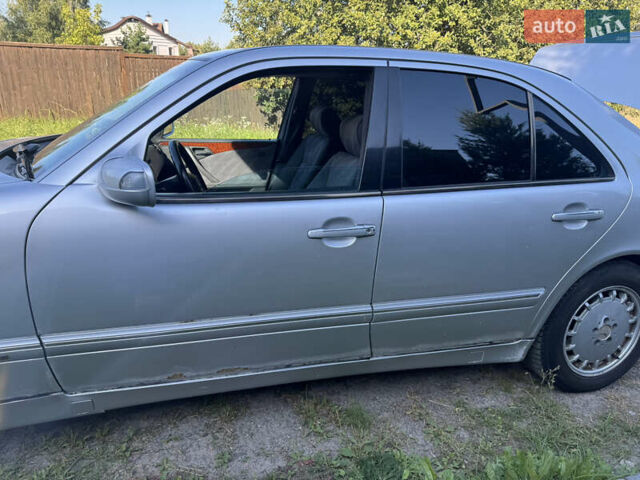 Серый Мерседес Е-Класс, объемом двигателя 3.22 л и пробегом 400 тыс. км за 4200 $, фото 4 на Automoto.ua