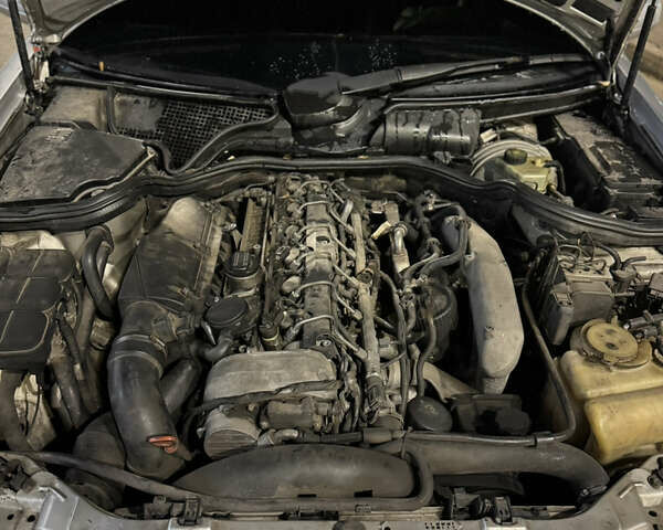 Серый Мерседес Е-Класс, объемом двигателя 3.2 л и пробегом 361 тыс. км за 5000 $, фото 12 на Automoto.ua