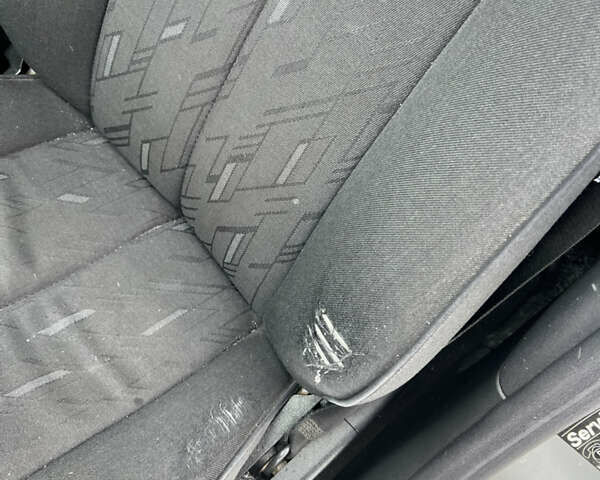 Серый Мерседес Е-Класс, объемом двигателя 2.2 л и пробегом 350 тыс. км за 2600 $, фото 25 на Automoto.ua