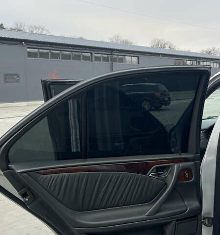 Серый Мерседес Е-Класс, объемом двигателя 3.2 л и пробегом 328 тыс. км за 6200 $, фото 22 на Automoto.ua