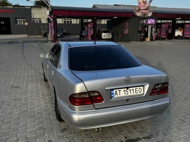 Серый Мерседес Е-Класс, объемом двигателя 2.2 л и пробегом 450 тыс. км за 4200 $, фото 2 на Automoto.ua