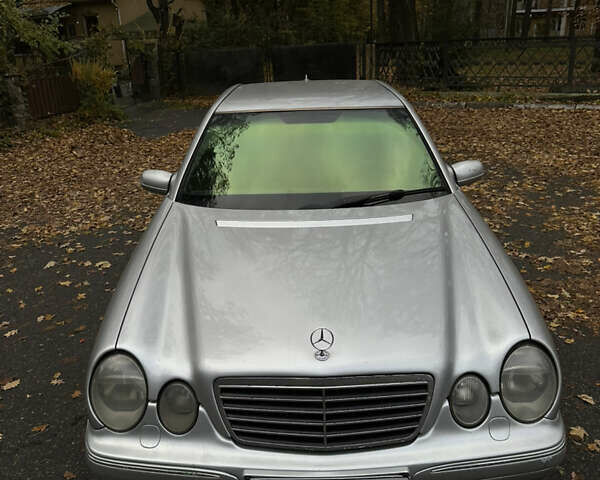 Мерседес Е-Класс 2001 в Виннице на Automoto.ua Серый Мерседес Е-Класс, объемом двигателя 2 л и пробегом 399 тыс. км за 4600 $, фото 3 на Automoto.ua