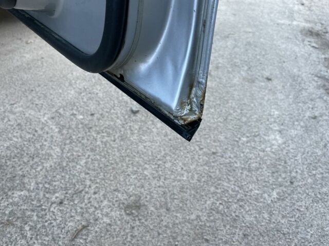 Сірий Мерседес Е-Клас, об'ємом двигуна 3.2 л та пробігом 363 тис. км за 6600 $, фото 19 на Automoto.ua