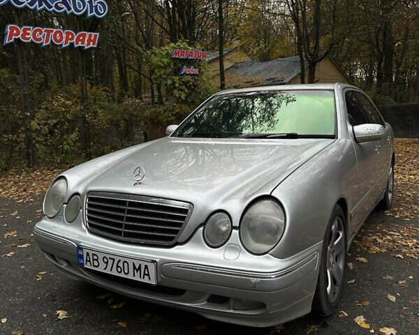 Мерседес Е-Класс 2001 в Виннице на Automoto.ua Серый Мерседес Е-Класс, объемом двигателя 2 л и пробегом 399 тыс. км за 4600 $, фото 1 на Automoto.ua