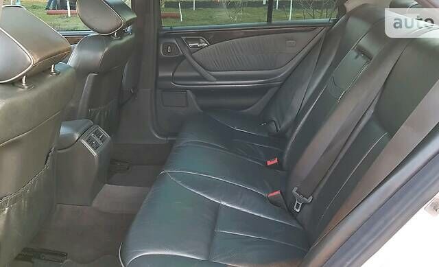 Сірий Мерседес Е-Клас, об'ємом двигуна 3.2 л та пробігом 368 тис. км за 5000 $, фото 6 на Automoto.ua