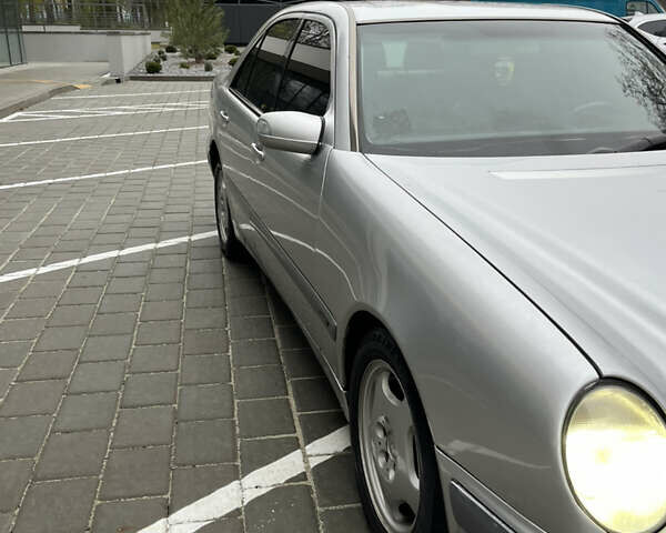 Серый Мерседес Е-Класс, объемом двигателя 2.69 л и пробегом 353 тыс. км за 3750 $, фото 14 на Automoto.ua