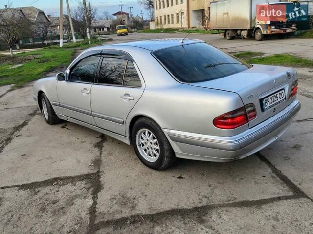 Серый Мерседес Е-Класс, объемом двигателя 2.15 л и пробегом 405 тыс. км за 4200 $, фото 3 на Automoto.ua