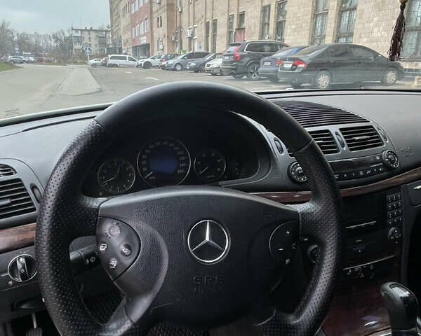 Сірий Мерседес Е-Клас, об'ємом двигуна 2.2 л та пробігом 428 тис. км за 4800 $, фото 11 на Automoto.ua