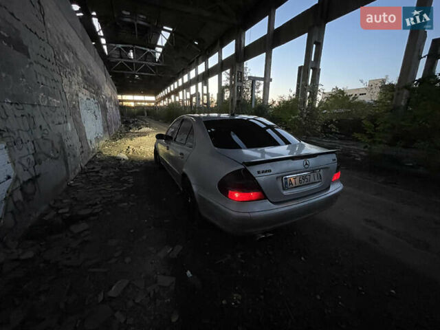 Сірий Мерседес Е-Клас, об'ємом двигуна 2.2 л та пробігом 350 тис. км за 4500 $, фото 2 на Automoto.ua