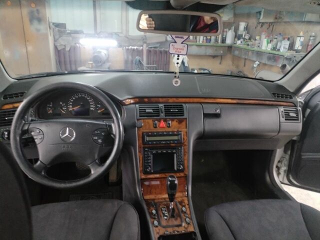 Серый Мерседес Е-Класс, объемом двигателя 2.7 л и пробегом 312 тыс. км за 7200 $, фото 8 на Automoto.ua