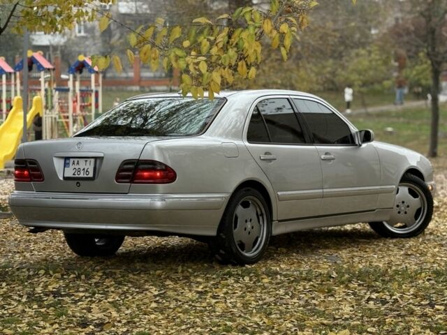 Серый Мерседес Е-Класс, объемом двигателя 3.2 л и пробегом 399 тыс. км за 3500 $, фото 8 на Automoto.ua