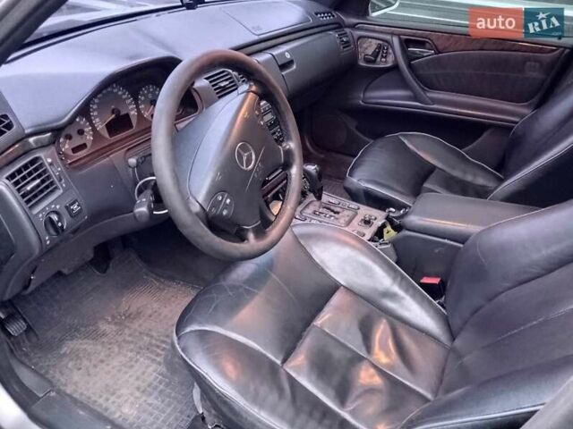 Сірий Мерседес Е-Клас, об'ємом двигуна 4.3 л та пробігом 400 тис. км за 4800 $, фото 5 на Automoto.ua