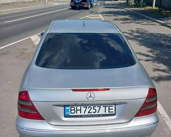 Сірий Мерседес Е-Клас, об'ємом двигуна 2.69 л та пробігом 350 тис. км за 7500 $, фото 5 на Automoto.ua