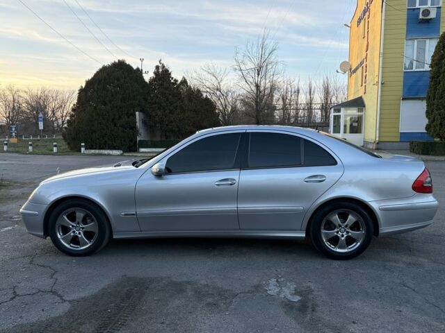 Сірий Мерседес Е-Клас, об'ємом двигуна 5 л та пробігом 280 тис. км за 6499 $, фото 3 на Automoto.ua