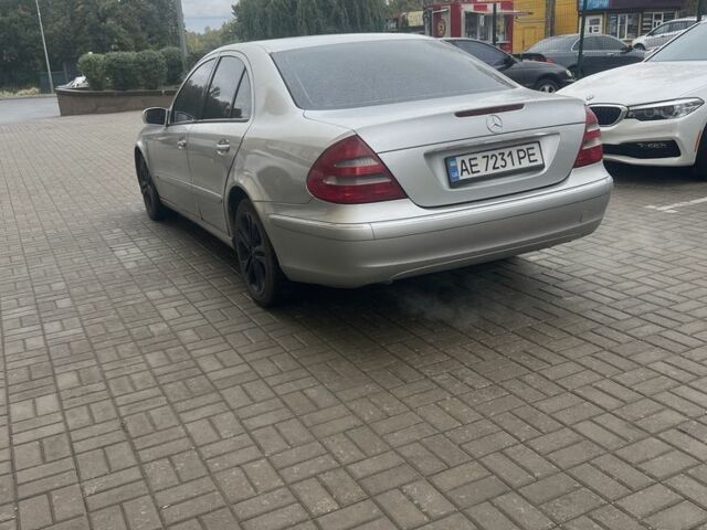Сірий Мерседес Е-Клас, об'ємом двигуна 2.6 л та пробігом 360 тис. км за 3650 $, фото 2 на Automoto.ua