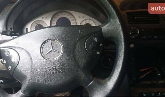 Серый Мерседес Е-Класс, объемом двигателя 3.2 л и пробегом 300 тыс. км за 2600 $, фото 8 на Automoto.ua