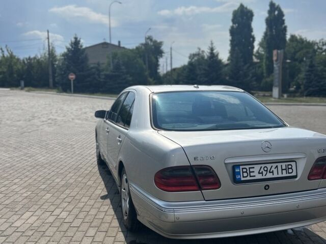 Серый Мерседес Е-Класс, объемом двигателя 2.7 л и пробегом 34 тыс. км за 3000 $, фото 3 на Automoto.ua