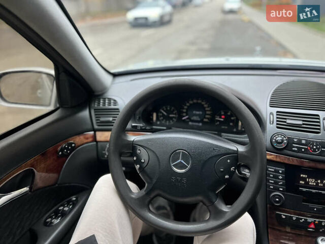 Серый Мерседес Е-Класс, объемом двигателя 2.15 л и пробегом 320 тыс. км за 4999 $, фото 34 на Automoto.ua